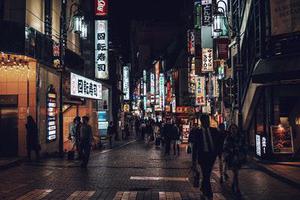 中篇小說：遠(yuǎn)處青年（一）