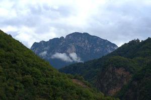 把肖戰(zhàn)放在首位，不跟風(fēng)意見(jiàn)領(lǐng)袖，尊重原創(chuàng)，肖戰(zhàn)粉絲這次能做到