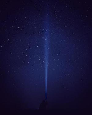 矛盾|我的征途是星辰大海，俯身亦可親你酒窩