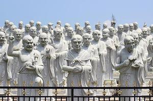 為滿足平安夜大量人流通行