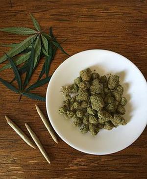 霓虹燈把我的影子拉得長長的