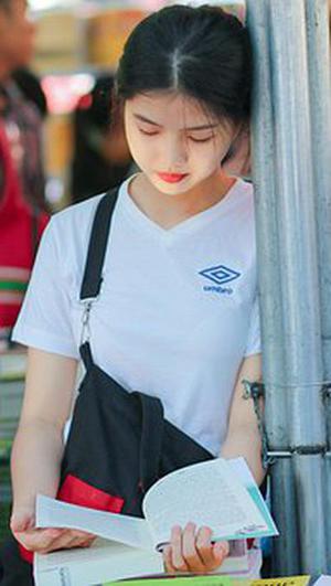第1143章因?yàn)樗橇诛L(fēng)