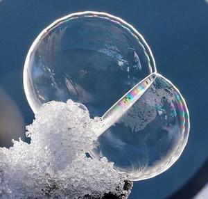 我是一個在黑暗中，大雪紛飛的人吶——木心