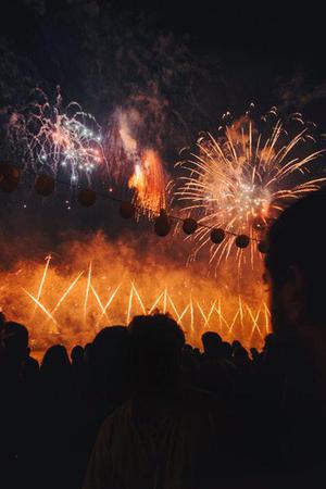 為滿足平安夜大量人流通行