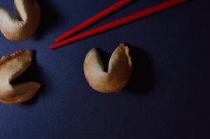 王健專覽銀發(fā)人確?？鞓贩椒? class=