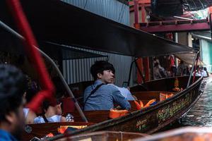 在古老的磷礦石中