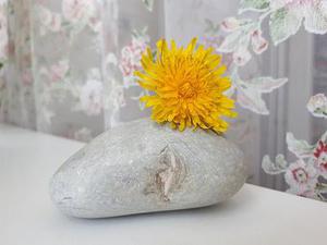 霓虹燈把我的影子拉得長(zhǎng)長(zhǎng)的