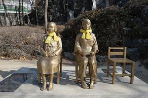 王健專覽銀發(fā)人確?？鞓贩椒? class=